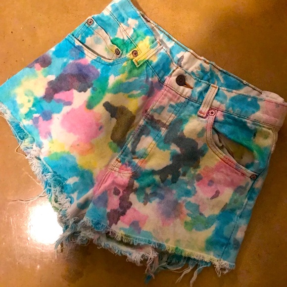 Tie dye high-waisted distressed shorts - Picture 2 of 3
